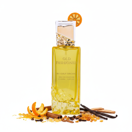 Frasco Old Fashioned de Gulf Orchid EDP 100ml, botella rectangular alta estrecha en vidrio dorado-ámbar transparente cálido con formas orgánicas fundidas espectaculares en la parte inferior, texto tonal embossed OLD FASHIONED BY GULF ORCHID EAU DE PARFUM, collar dorado metálico arrugado-fundido escultórico orgánico, tapa rectangular transparente con rodaja de naranja vibrante en el lado derecho, rodeado de cáscara de cítricos, especias, ámbar, vainilla y madera.