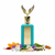 Frasco de perfume Celestial de Fanir EDP, botella octagonal facetada en turquesa-teal mate vibrante con gran placa rectangular dorada pulida con texto cursivo Celestial y logo Fanir grabados, cuello cilíndrico dorado acampanado y espectacular tapón de alas de águila extendidas en oro pulido, sobre fondo blanco, rodeado de mandarina, azafrán, violeta, jazmín, acordes metálicos, madera de akigala, pachulí, pimienta y mirra.