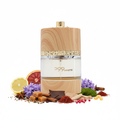 Frasco 99 White, diseño cilíndrico con tapa y base en madera natural miel con veta visible, sección central en vidrio cristal transparente con texto dorado D99 WHITE, banda central dorada con textura martillada, sobre fondo blanco, rodeado de limón, naranja sanguina, especias, jacinto, caramelo, cuero, azafrán, sándalo, musgo, pimentero y mirra.