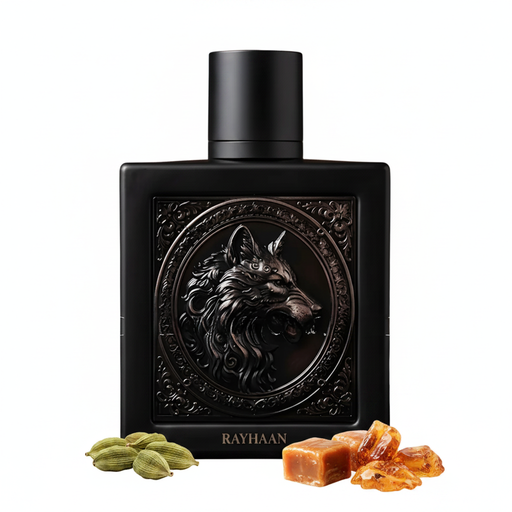 Frasco Wolf de Rayhaan EDP, botella cuadrada ancha negro mate profundo, placa cuadrada en relieve con marco barroco arabesco ornamentado y medallón circular con espectacular cabeza de lobo 3D esculpida en relieve, texto plateado RAYHAAN en la base, cuello rectangular negro mate corto, tapa cilíndrica alta negro mate, rodeado de cardamomo, toffee y amberwood.