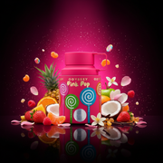 Imagen editorial de lujo Odyssey Pink Pop de Armaf, botella cilíndrica rosa fucsia con piruletas coloridas y tapa cuadrada con asa, fondo rosa-negro profundo vibrante, fresas, piña, frambuesa, jazmín y vainilla, atmósfera juguetona y dulce estilo anuncio de perfumería femenina.
