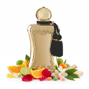 Perfume con notas de cítricos, naranja, limón, rosa, jazmín, pachulí, notas dulces, almizcle blanco y notas amaderadas