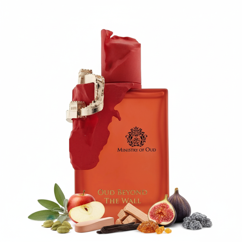 Perfume con notas de cardamomo, esclarea, manzana, higo, sándalo, raíz de lirio, haba tonka, ámbar gris y almizcle