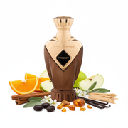 Perfume con notas de naranja, canela, manzana verde, flores blancas, salvia esclarea, ámbar, vainilla, haba tonka, maderas ambaradas y almizcle